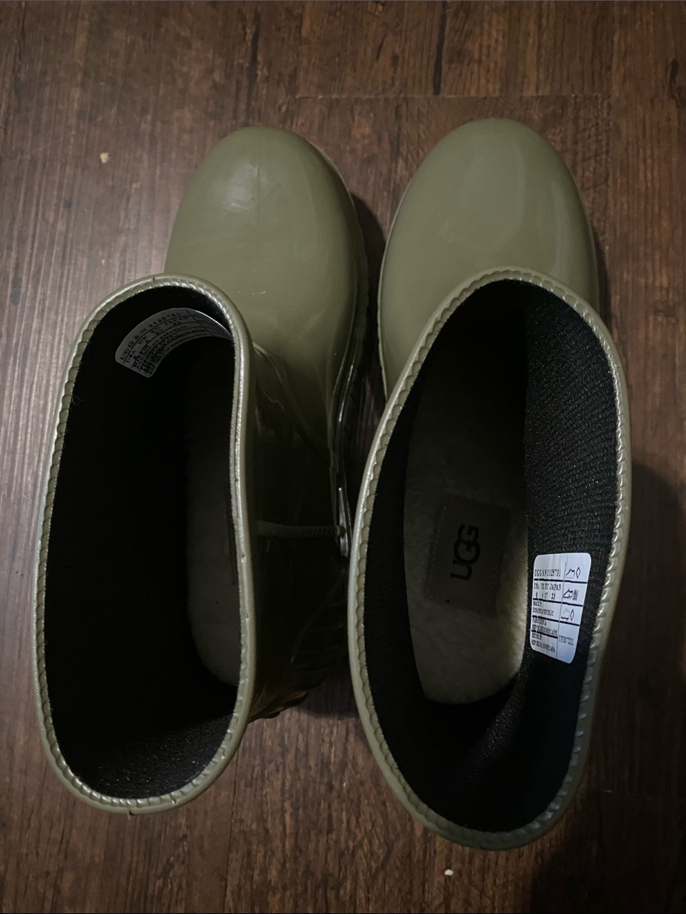 UGG Olive Gloss Short Rain Boots
